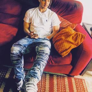 Meet your Posher, Janeil